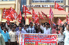 Mangalore: Street vendors on 24 hr dharna demanding alternate arrangements